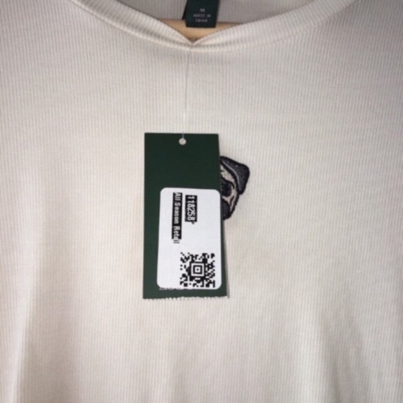 NWT Wild Fable Pug Cream Long Sleeve Fitted Tee - Picture 5 of 5